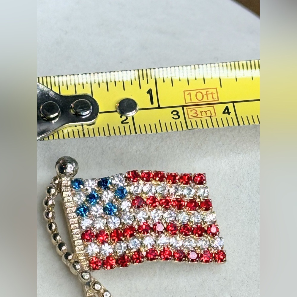 Vintage Ralph Rafaelian American Flag Brooch Sparkling Rhinestone Pin - Picture 7 of 8